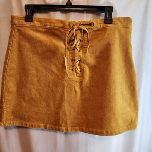SO HIGH RISE MINI SKIRT, GOLD CORDUROY, LACE UP FRONT, SIZE 15 32W SIDE ZIP